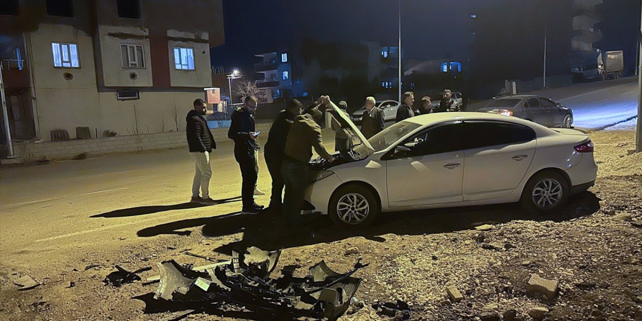 Adıyaman'da iki otomobilin çarpıştığı kazada 5 kişi yaralandı