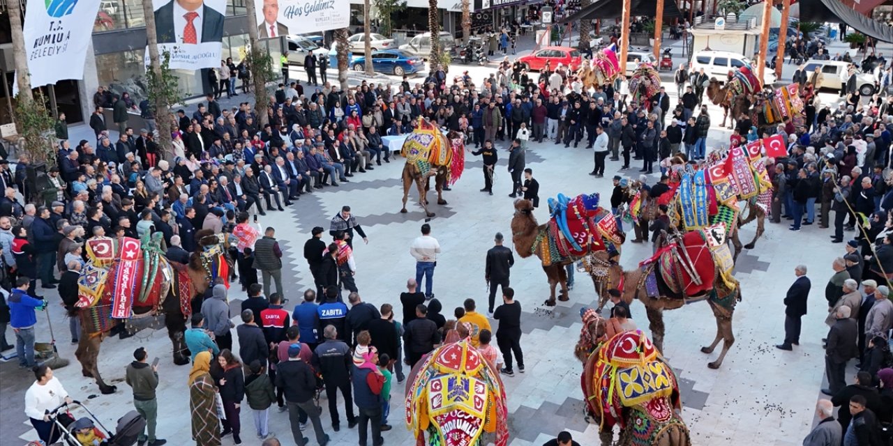 Antalya'da "En Süslü Deve" yarışması yapıldı