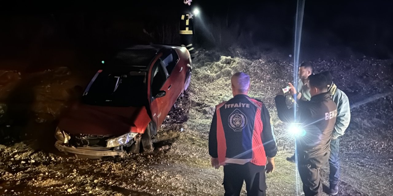 Kırklareli'nde şarampole devrilen otomobildeki 2 kişi yaralandı