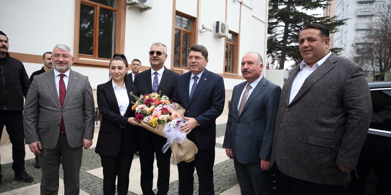 Adalet Bakanı Tunç, Çorum'da ziyaretlerde bulundu