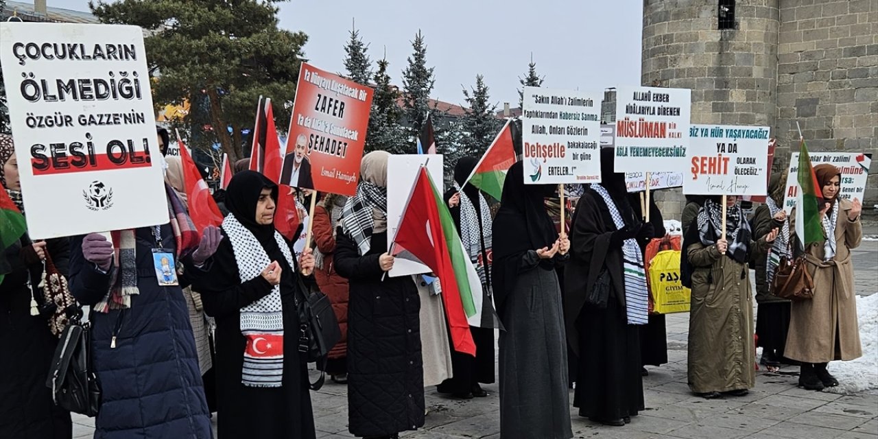 Erzurum'da sağlık çalışanları Gazze için "sessiz yürüyüş" yaptı