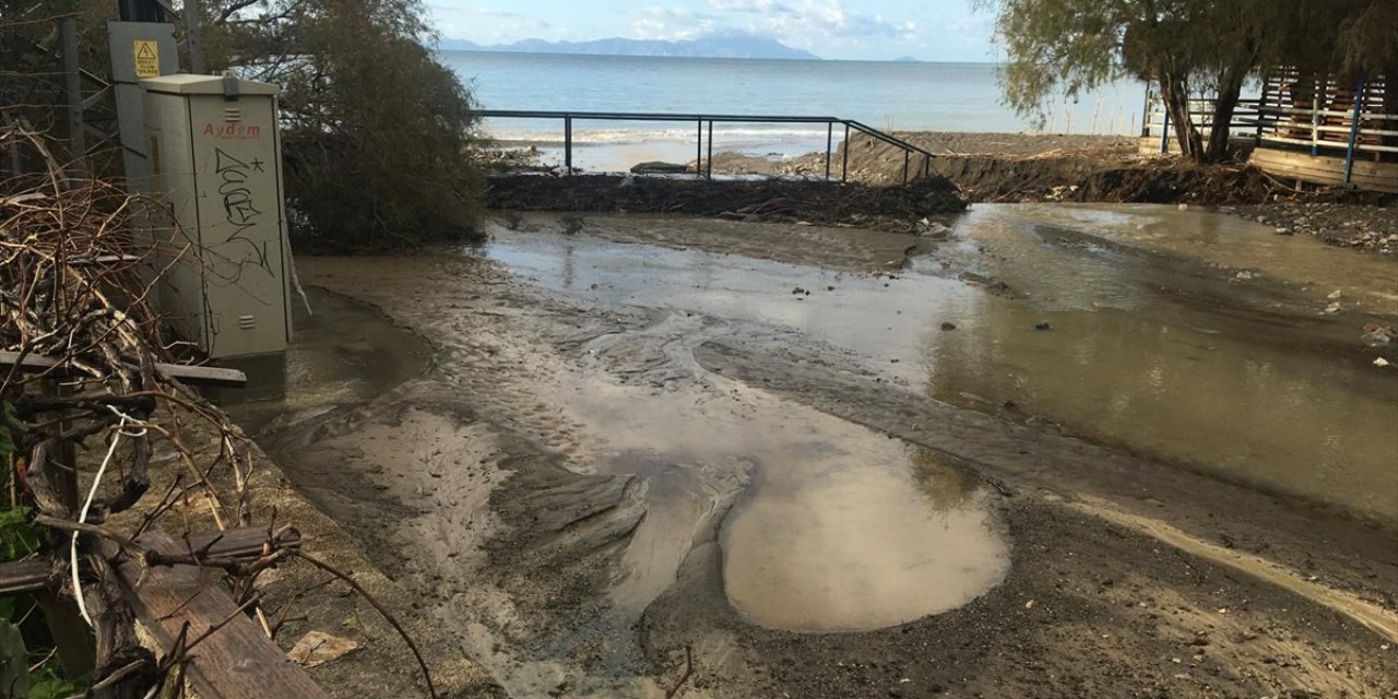 Datça'da sağanak günlük yaşamı olumsuz etkiledi