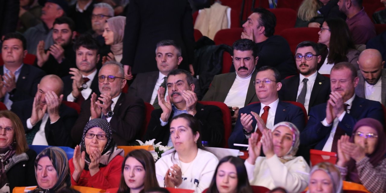 AK Parti Genel Sekreteri Şahin, AK Parti Çanakkale 8. Olağan İl Kongresi'nde konuştu: