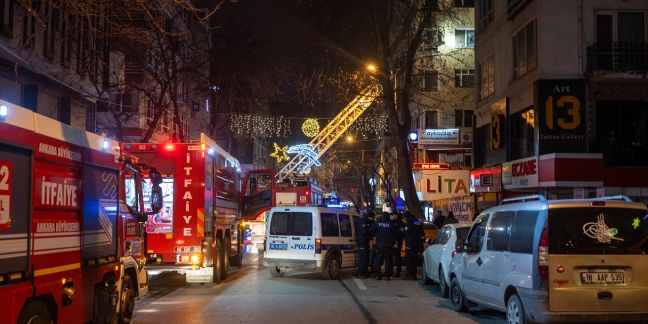 Ankara'da bir apartmanda çıkan yangında 9 kişi dumandan etkilendi