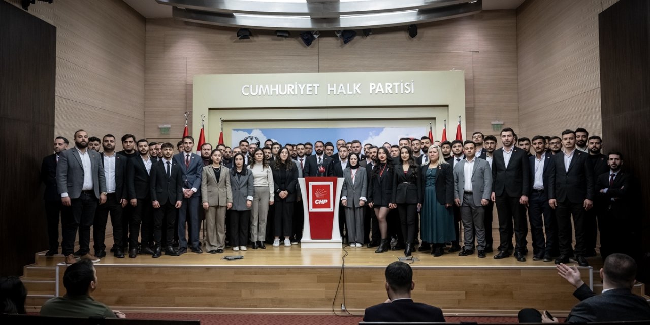 CHP'nin Gençlik Kolları Başkanlarından Cem Aydın'a destek açıklaması: