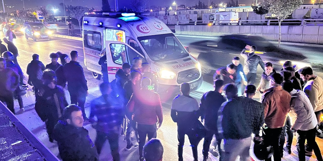 Hatay'da motosikletin çarptığı 3 yayadan 1'i öldü