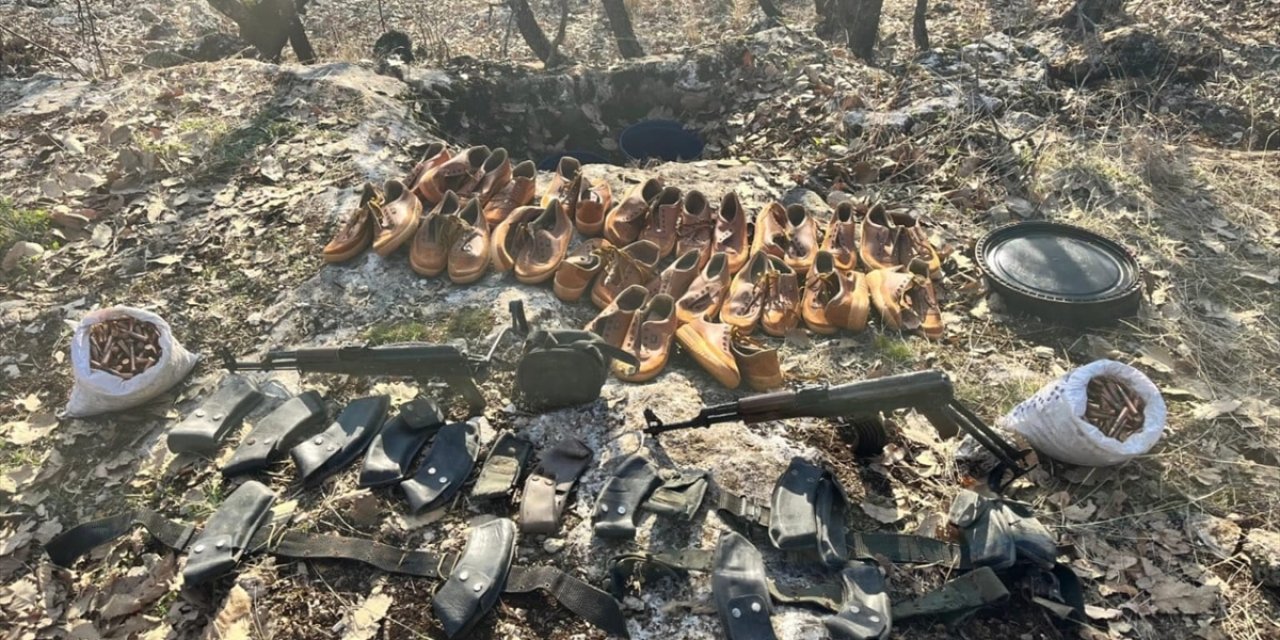 Diyarbakır'da terör örgütü PKK'ya ait araziye gömülü silah ve mühimmat ele geçirildi