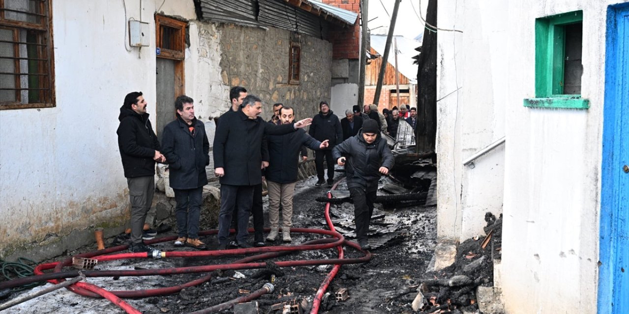 GÜNCELLEME - Erzurum'da çıkan yangında 6 ev zarar gördü