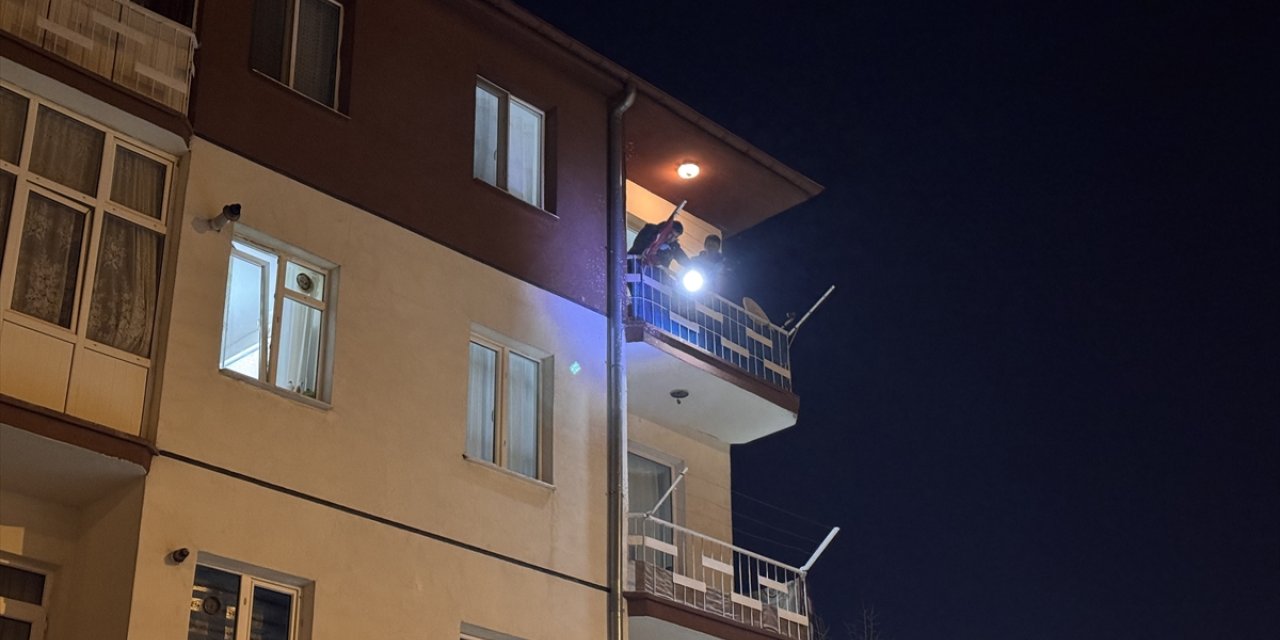 Kayseri'de evinin balkonunda silahlı saldırıya uğrayan kişi yaralandı