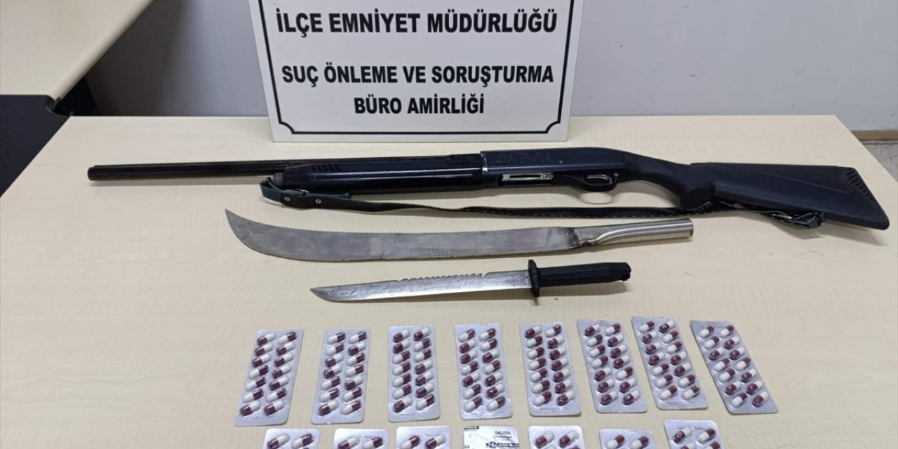 İzmir'de uyuşturucu operasyonunda 2 şüpheli tutuklandı