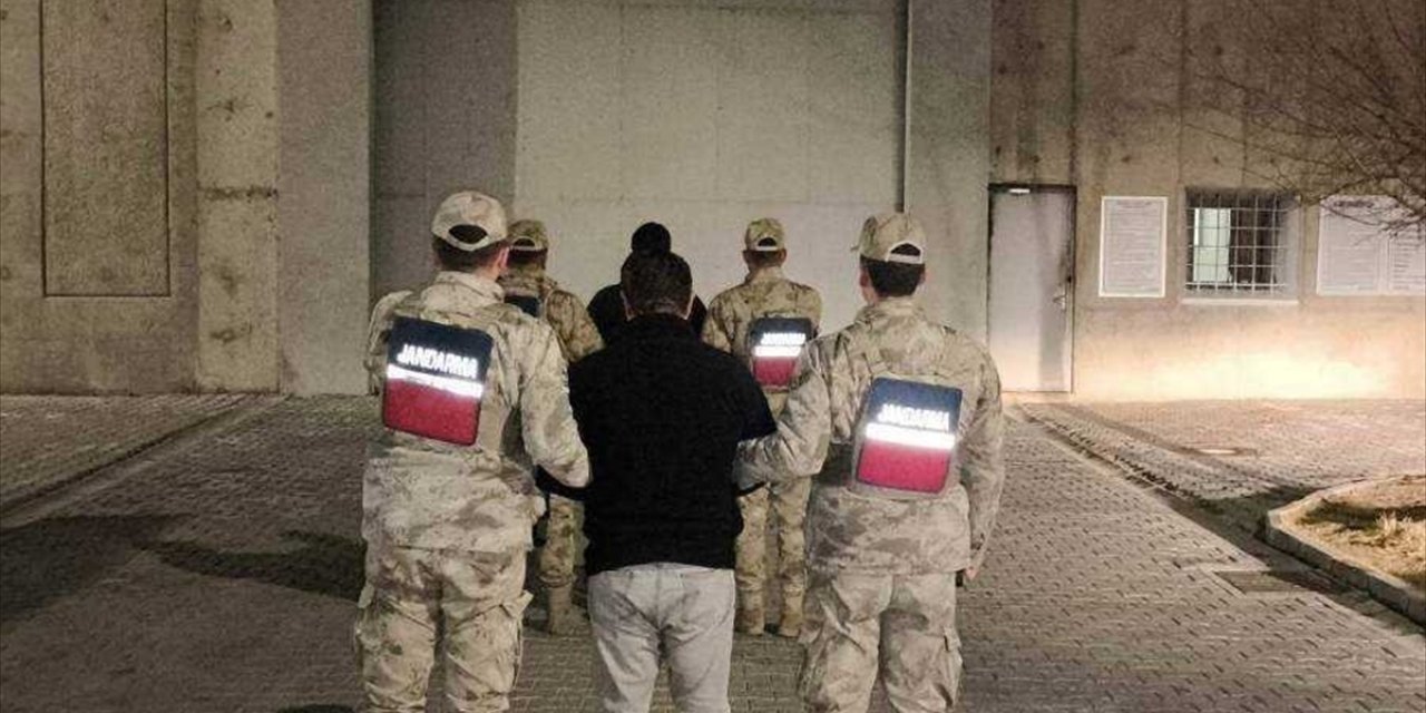 Iğdır'da 15 düzensiz göçmen yakalandı