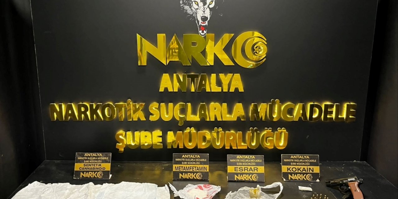 Antalya'da uyuşturucu operasyonlarında yakalanan 21 şüpheli tutuklandı