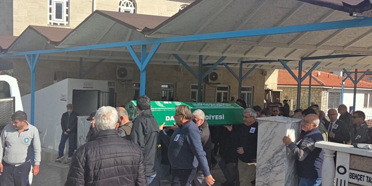 Ressam Oğuz Tığlı'nın cenazesi Datça'da toprağa verildi