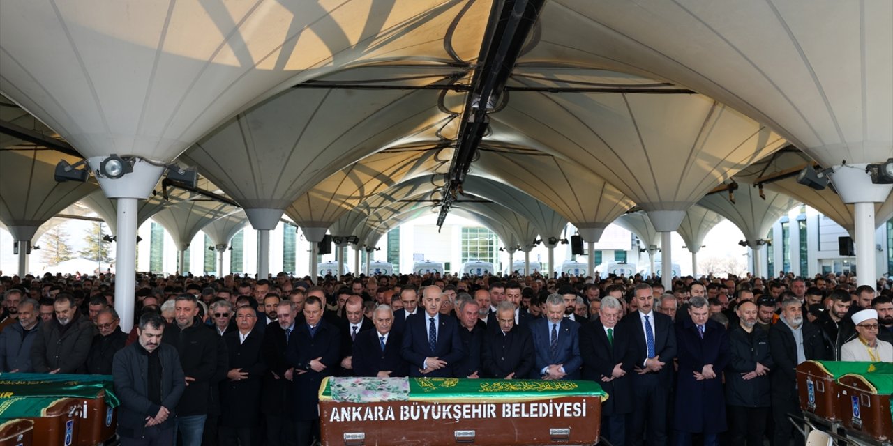 AK Parti MKYK üyesi Hasan Sert'in eşi Nuray Sert'in cenazesi toprağa verildi