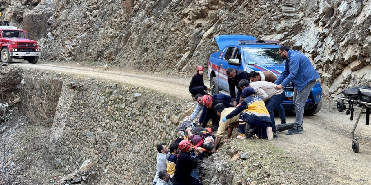 Fethiye'de dereye yuvarlanan motosiklet sürücüsü yaralandı