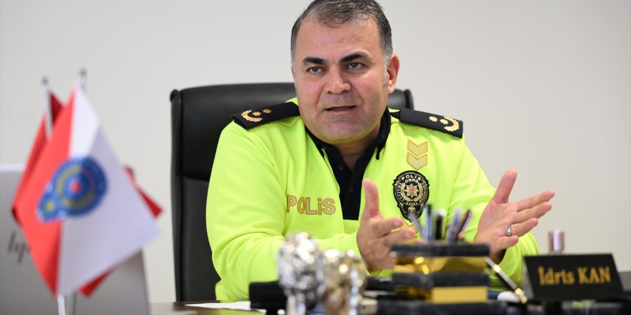 6 ŞUBAT DEPREMLERİNİN İKİNCİ YILI - Enkazdan ailesini kurtaran emniyet müdürü, "trafikte canlar ölmesin" diye görev yapıyor