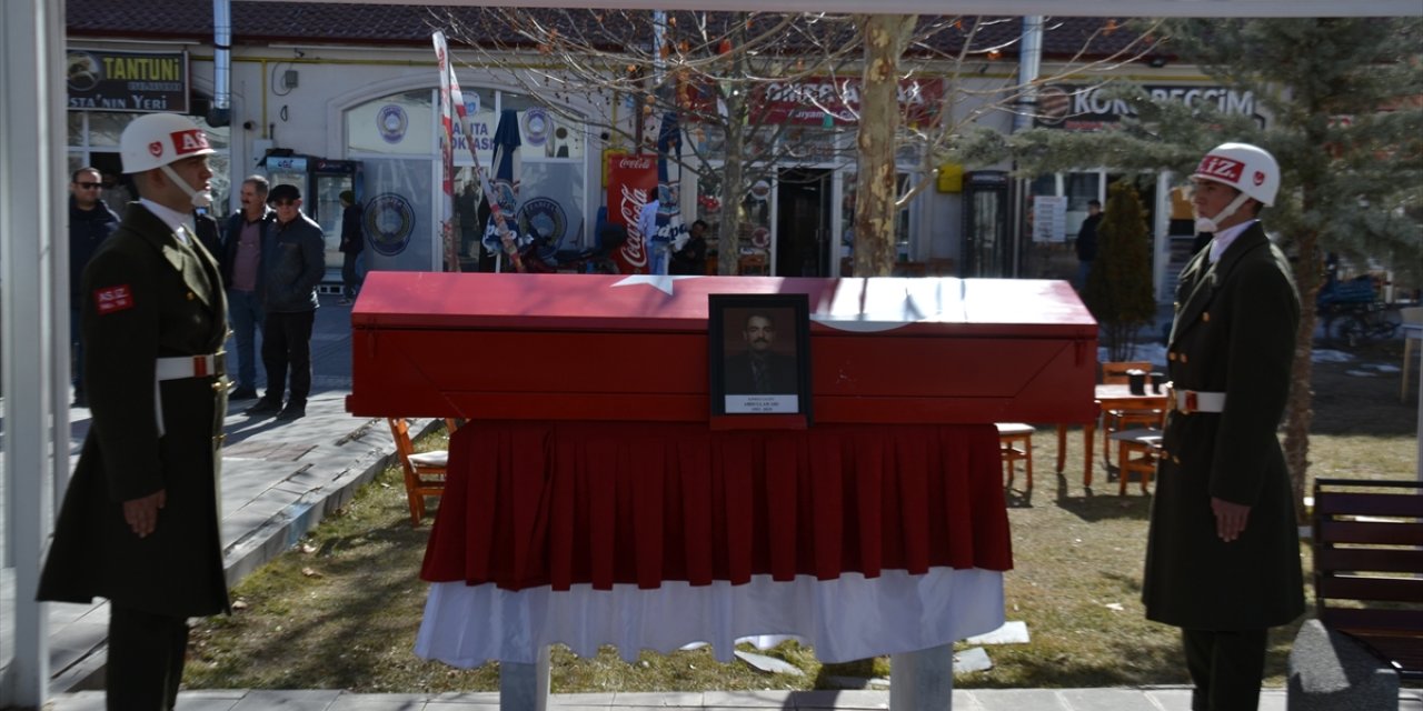 Sivas'ta Kıbrıs gazisi Arı son yolculuğuna uğurlandı