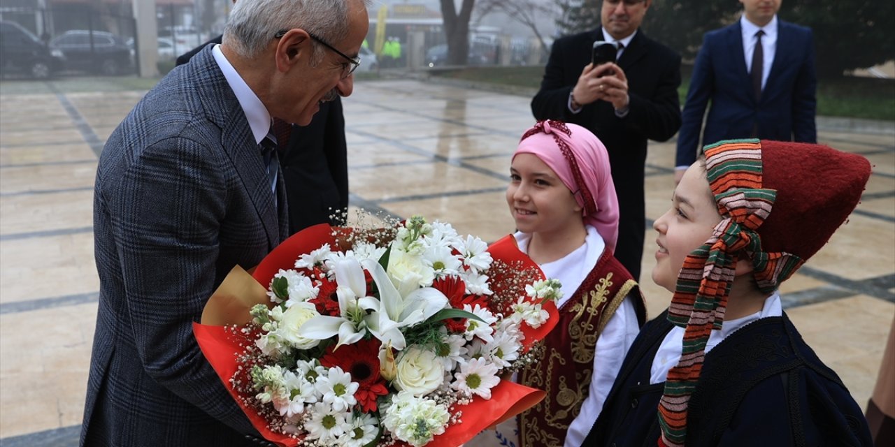 Ulaştırma ve Altyapı Bakanı Uraloğlu, Edirne Valiliği'ni ziyaret etti
