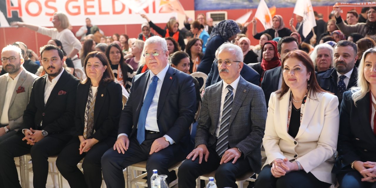 Ulaştırma ve Altyapı Bakanı Abdulkadir Uraloğlu, AK Parti Edirne Kadın Kolları Kongresi'nde konuştu: