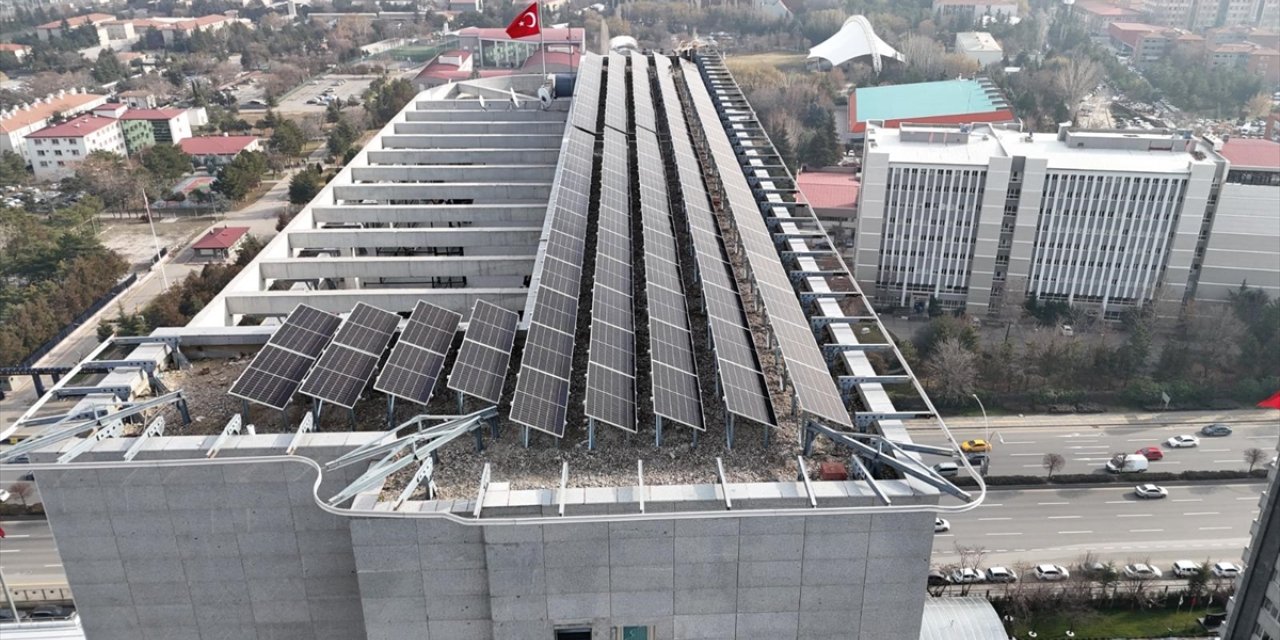 İŞKUR, tükettiği elektrikte güneşten faydalanıyor