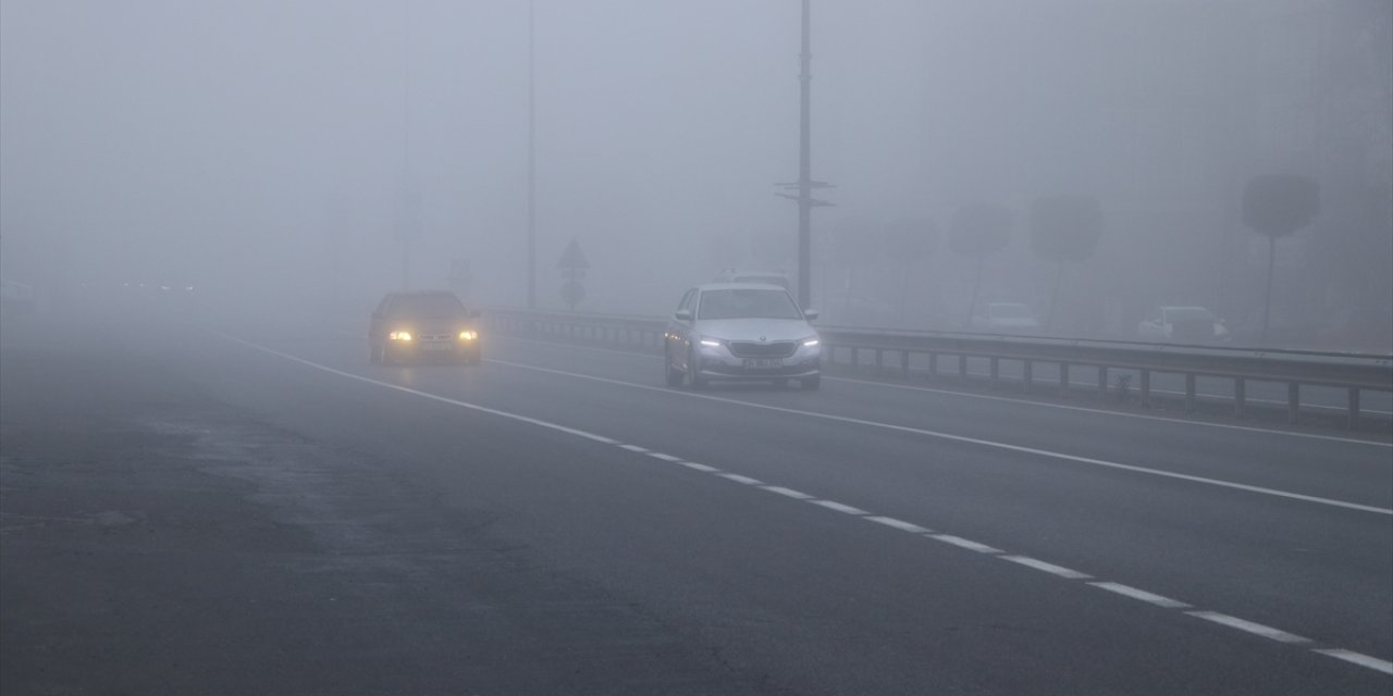 Tekirdağ'da sis karada ve denizde ulaşımı etkiledi