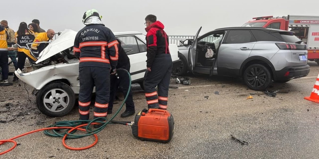 Çankırı'da iki otomobil çarpıştı, 1 kişi öldü, 2 kişi yaralandı