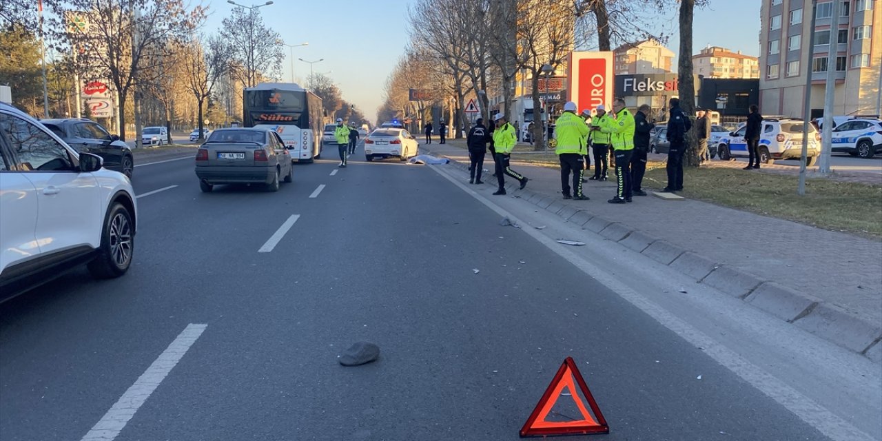 Kayseri'de otomobilin çarptığı yaya hayatını kaybetti