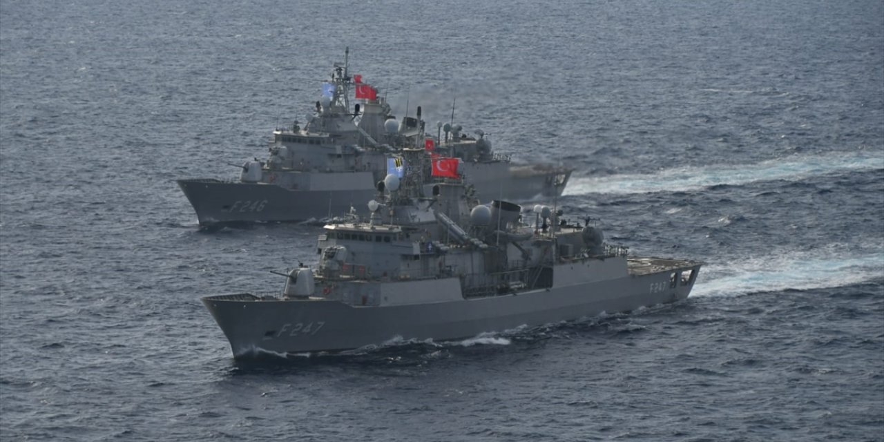 TCG Kemalreis ve TCG Salihreis fırkateynleri Doğu Akdeniz'de eğitim yaptı