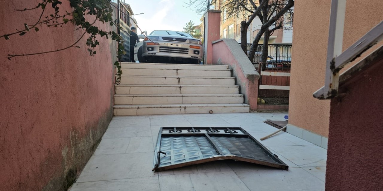 Çorum'da kovalamaca sonucu kaza yapan araçtaki 4 zanlı yakalandı