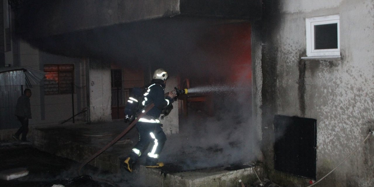Antalya'da yaşadığı evi ateşe verip ekiplere zorluk çıkartan kişi gözaltına alındı