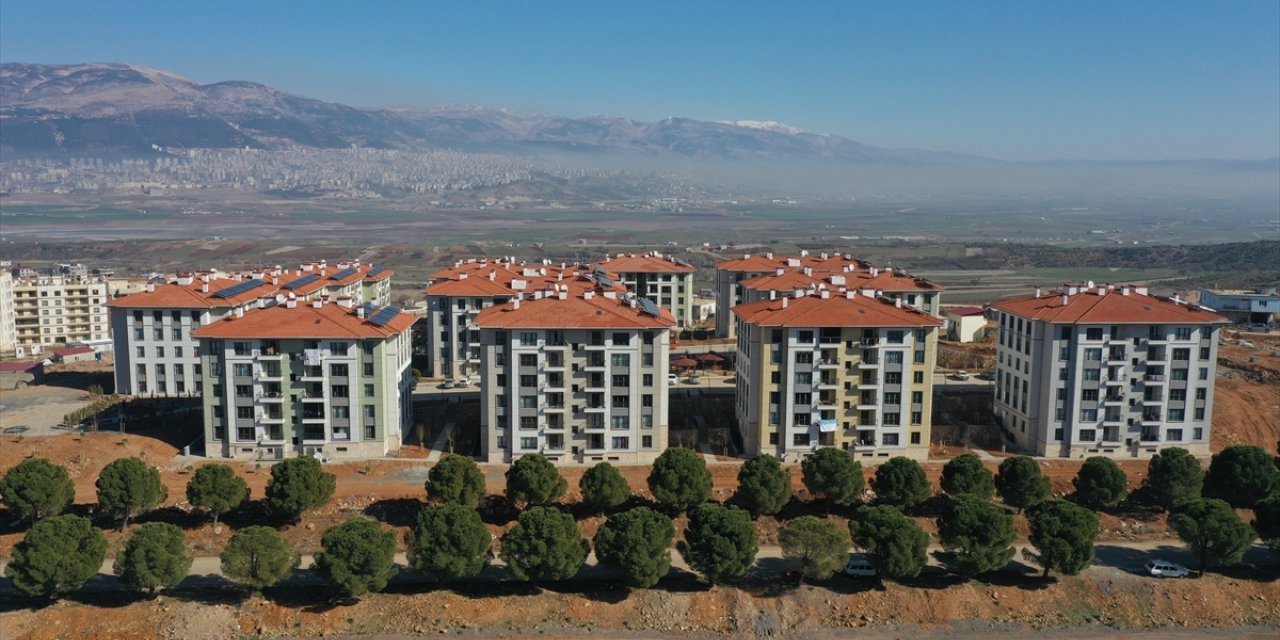 6 ŞUBAT DEPREMLERİNİN İKİNCİ YILI - Baykar'ın Kahramanmaraş'ta yaptırdığı 303 konut hak sahiplerine teslim edildi