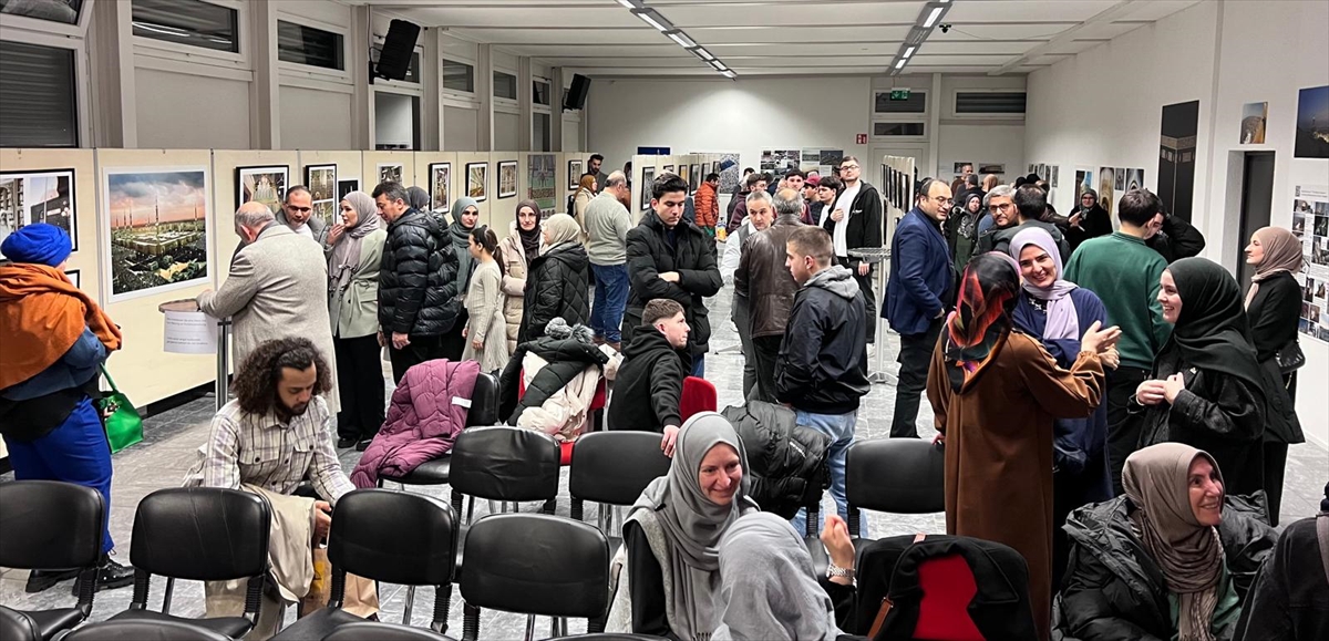 Hicaz'daki dönüşümü belgeleyen fotoğraf sergisi İsviçre'de açıldı