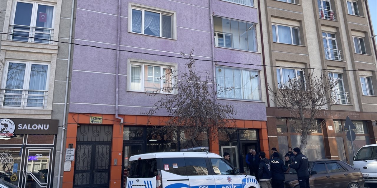 Eskişehir'de ikinci kattaki balkondan düşen kadın yaralandı