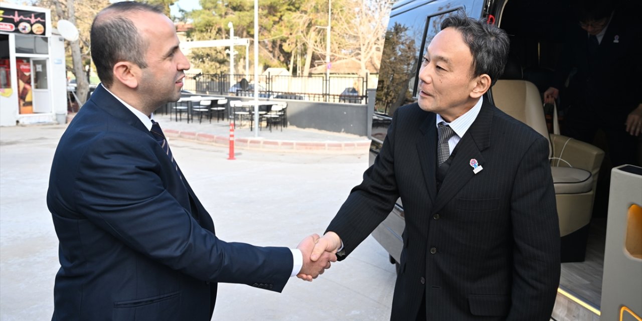 Japonya'nın Ankara Büyükelçisi Katsumata'dan, Gaziantep'te yardımda bulundukları hastaneye ziyaret
