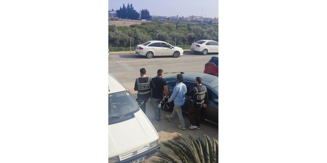 Mersin'de okul bahçesinde öğretmeni darbeden veli ve ağabeyi tutuklandı