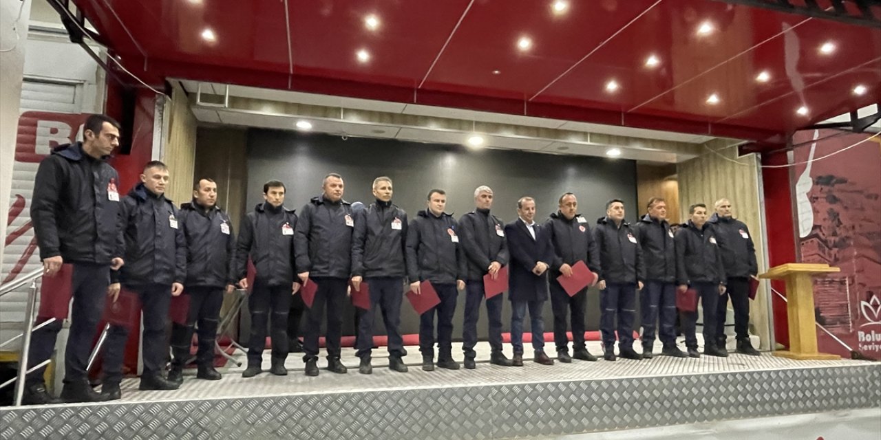 Kartalkaya'daki otel yangınına müdahale eden itfaiyecilere hizmet şeref belgesi verildi