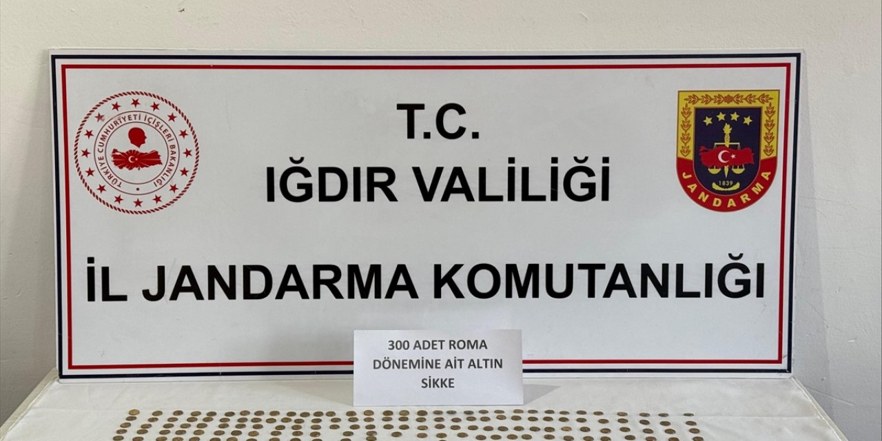 Iğdır'da bir kişi üzerindeki 300 altın sikkeyle yakalandı