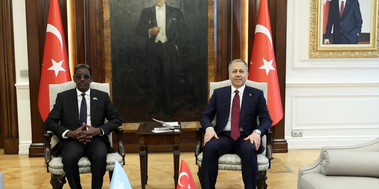 İçişleri Bakanı Yerlikaya, Somali İç Güvenlik Bakanı İsmail ile görüştü
