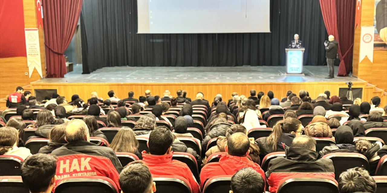 Mardin ve Siirt'te 6 Şubat depremleri anma etkinliği yapıldı