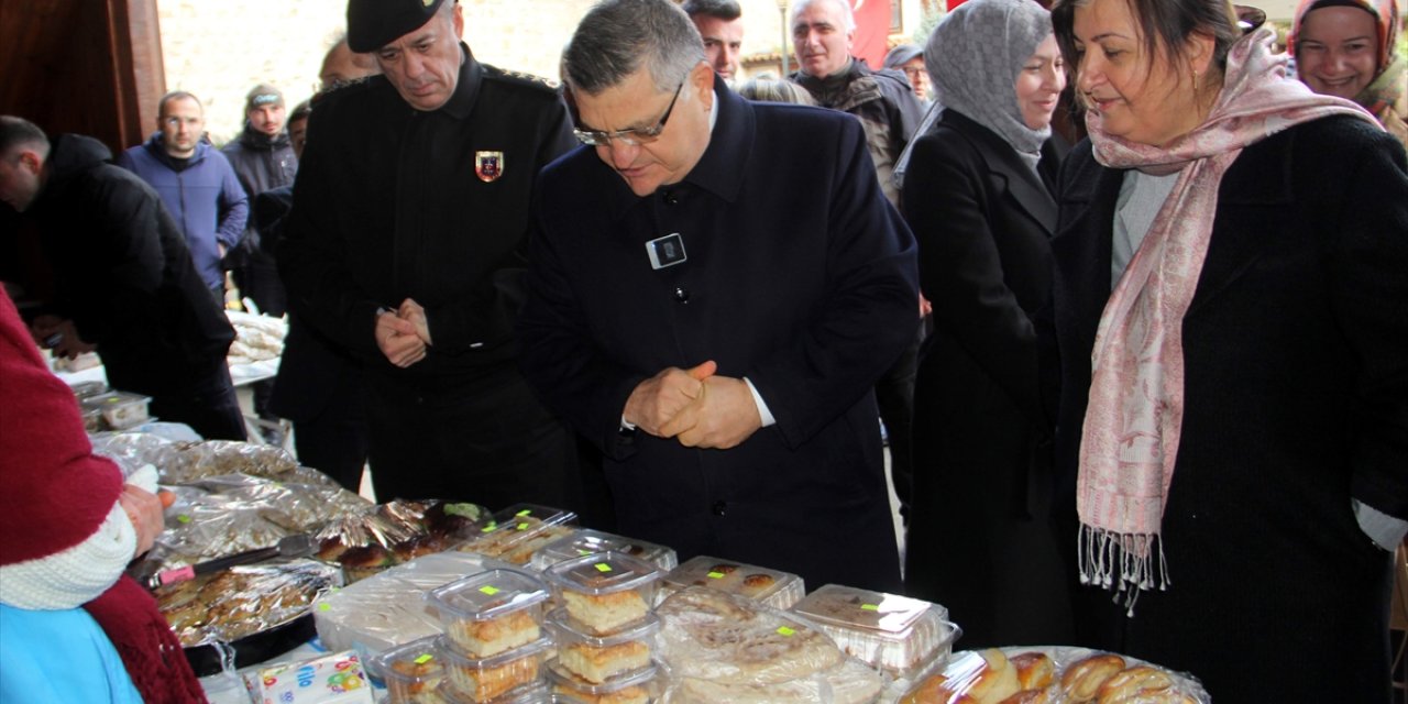 Samsun ve Sinop'ta müftülükler depremzedeler yararına kermes düzenledi