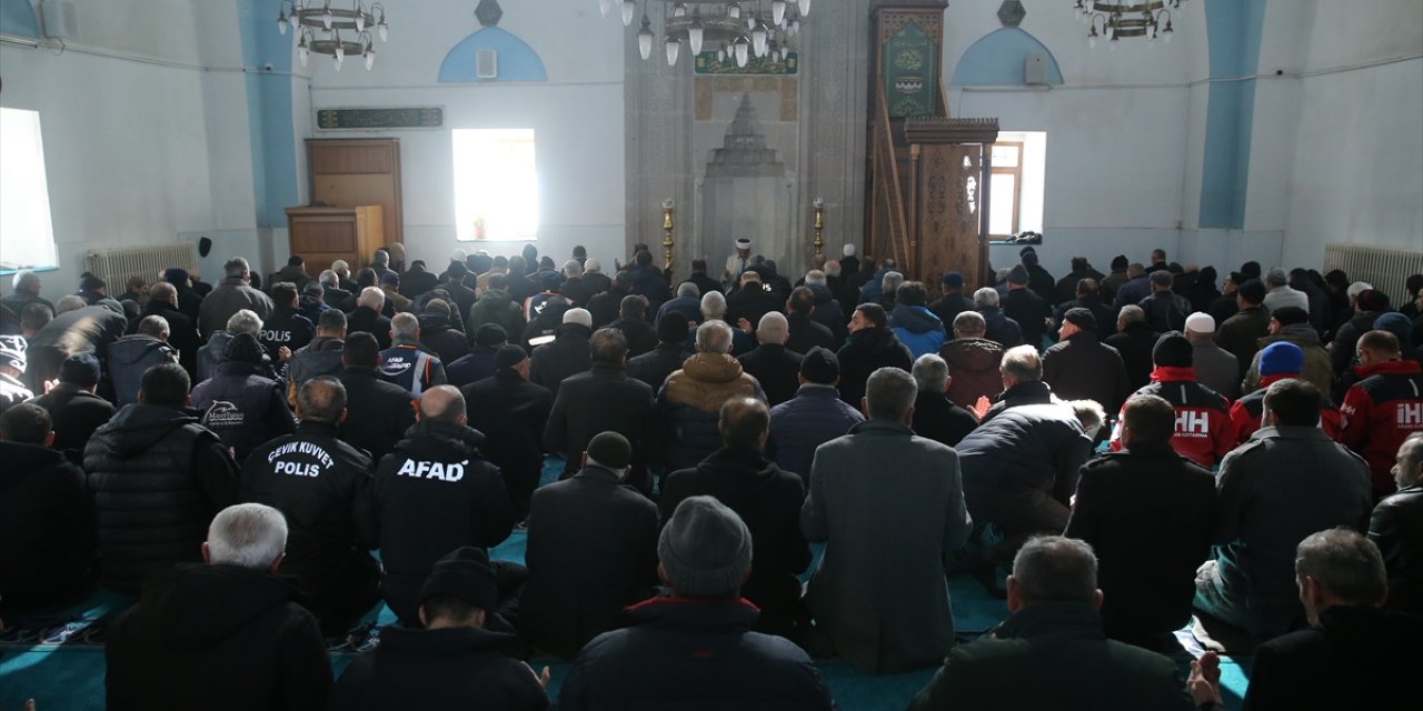 İç Anadolu'da 6 Şubat 2023'teki depremlerde yaşamını yitirenler anıldı