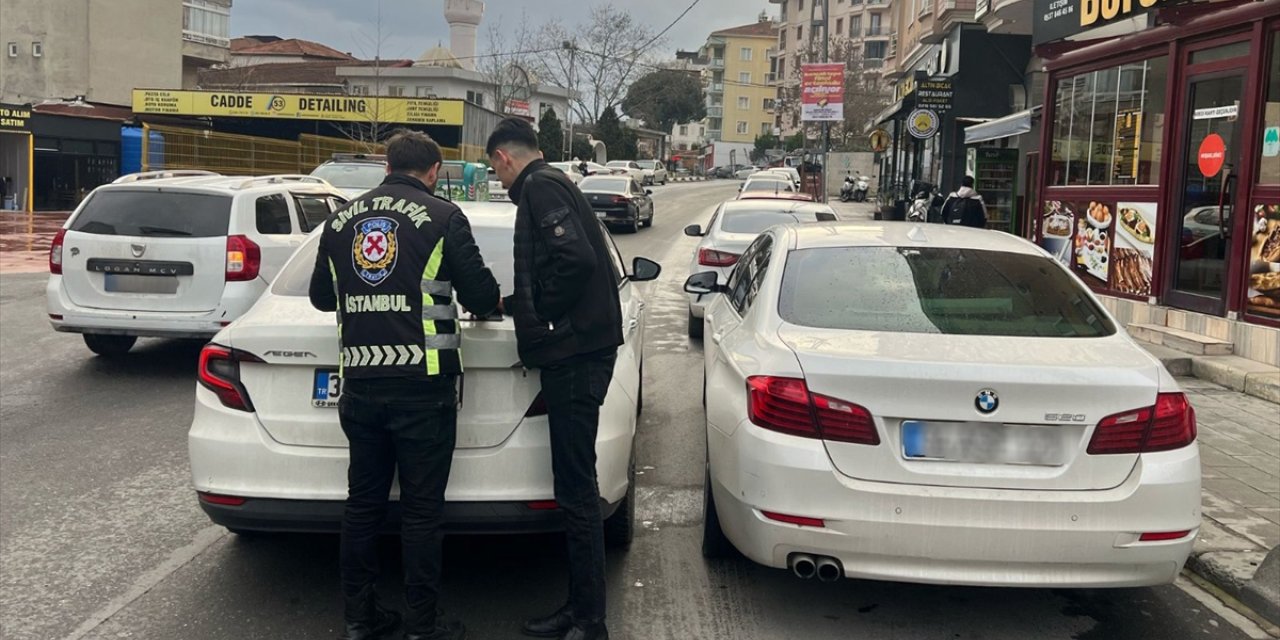 Sancaktepe'de otomobiliyle makas atarak ilerleyen sürücüye 13 bin 420 lira ceza
