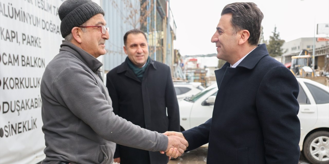 Bilecik Valisi Aygöl, 6 Şubat depremlerinden sonra kente yerleşen Hataylı depremzedeyi ziyaret etti