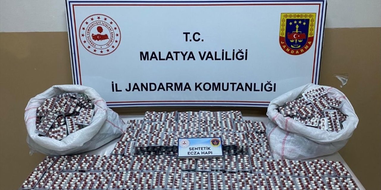 Malatya'da 15 bin 932 sentetik ecza hap ele geçirilidi