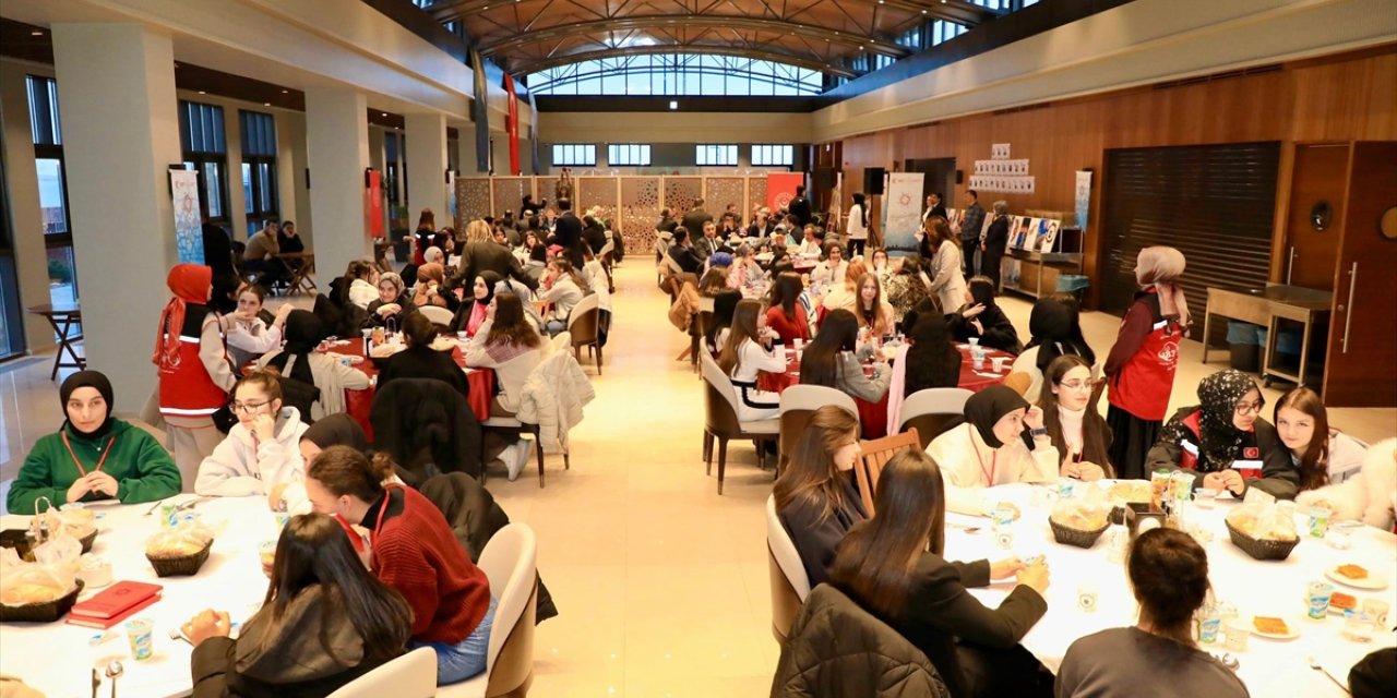 Bakan Yardımcıları Yılmaz ve Madak, Bitlis'te şehit ve gazi çocuklarıyla buluştu