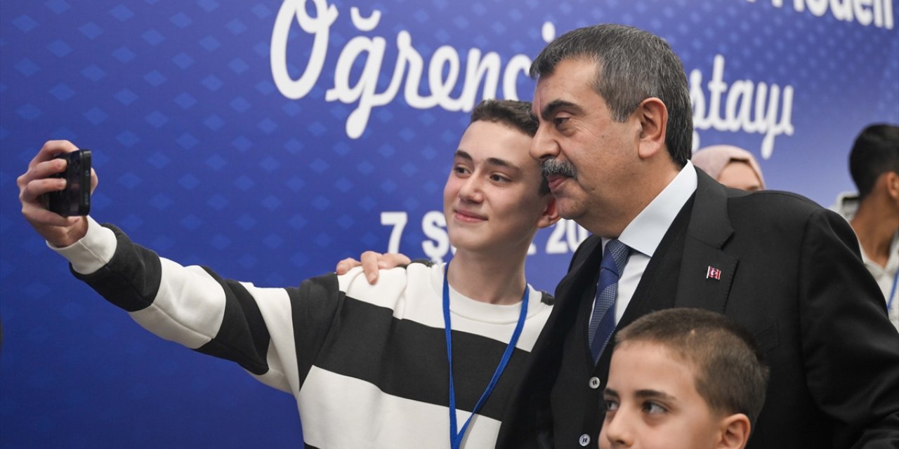 Milli Eğitim Bakanı Tekin, Türkiye Yüzyılı Maarif Modeli Öğrenci Çalıştayı'nda konuştu: