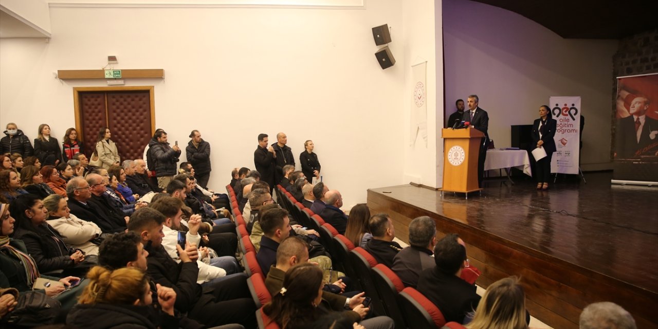 Edirne Valisi Sezer'den güçlü aile yapısı için "sevgi ve merhamet" mesajı: