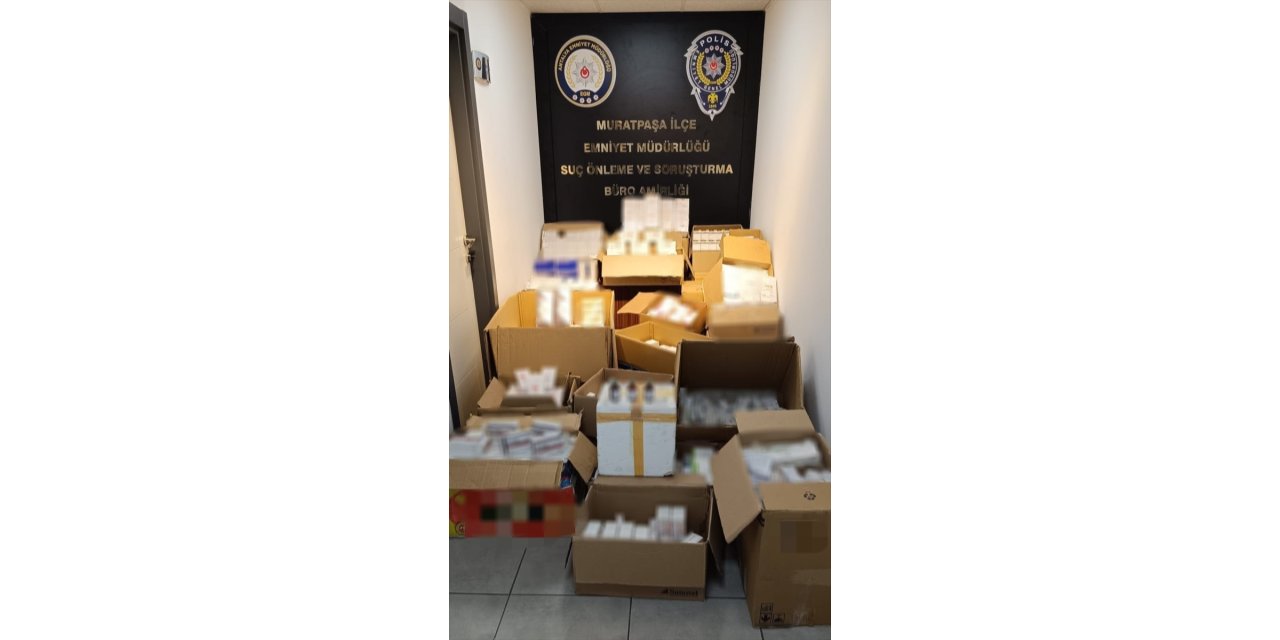 Antalya'da eczane dışında satışı yasak 5 bin 105 kutu ilaca el konuldu