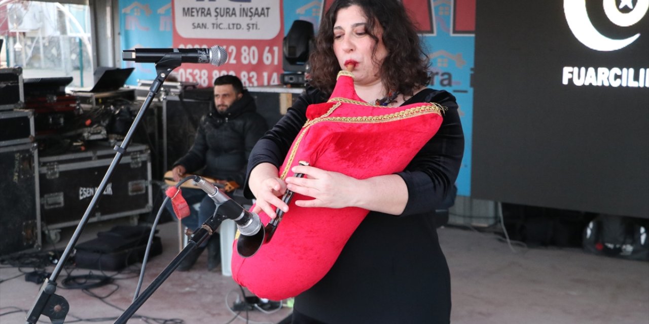 "Tulumcu Filiz" 17 yıldır Karadeniz ezgilerini dinleyenleriyle buluşturuyor