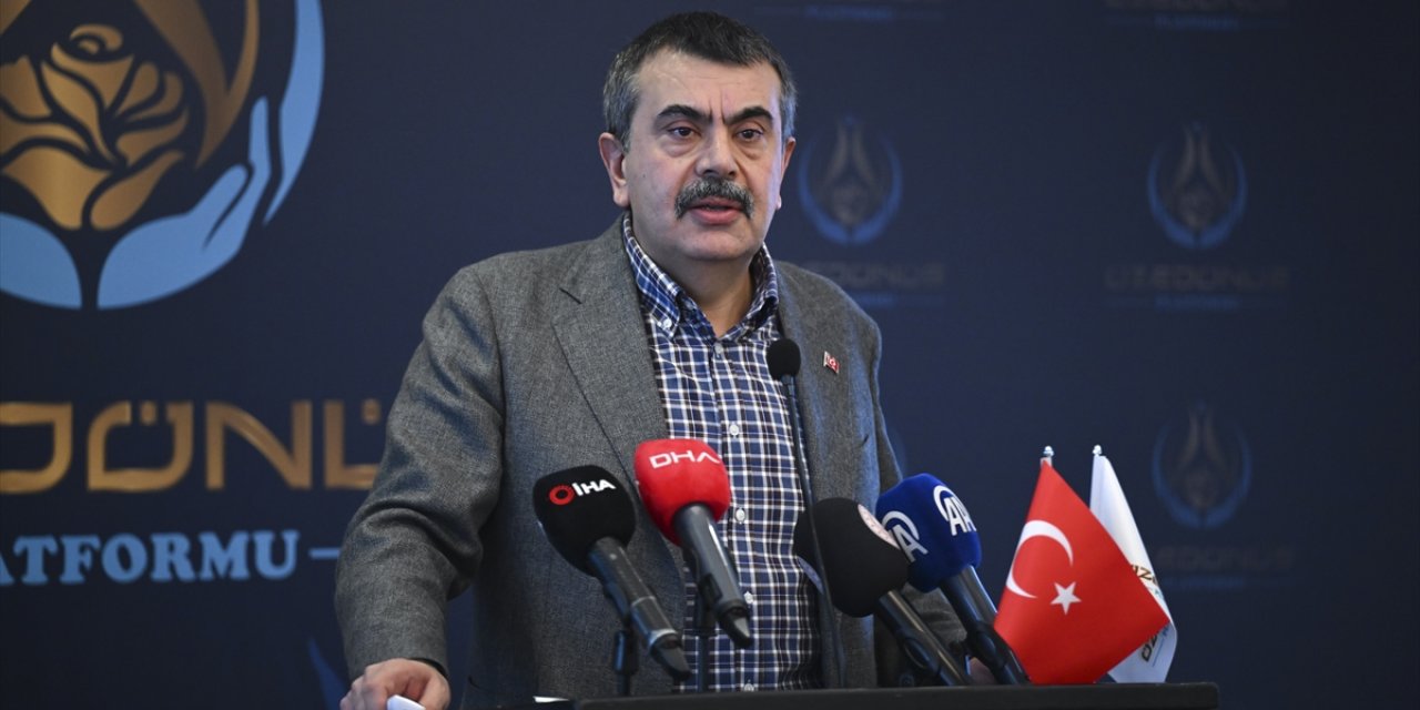 Milli Eğitim Bakanı Yusuf Tekin, Öze Dönüş Platformunun toplantısında konuştu: